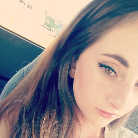 Meet your Posher, Amber - Picture 1 of 1